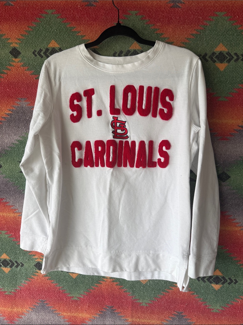 St. Louis Cardinals White Crewneck Sweatshirt with Red Appliqué